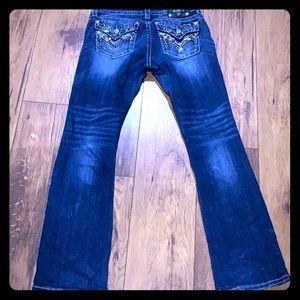 Miss Me Jeans - Embellished Booty 👖